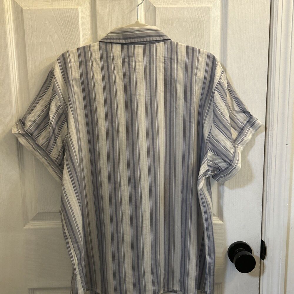 NWT Universal Thread Women’s Blue Striped Button Down Short Sleeve Shirt Size L - Picture 14 of 16